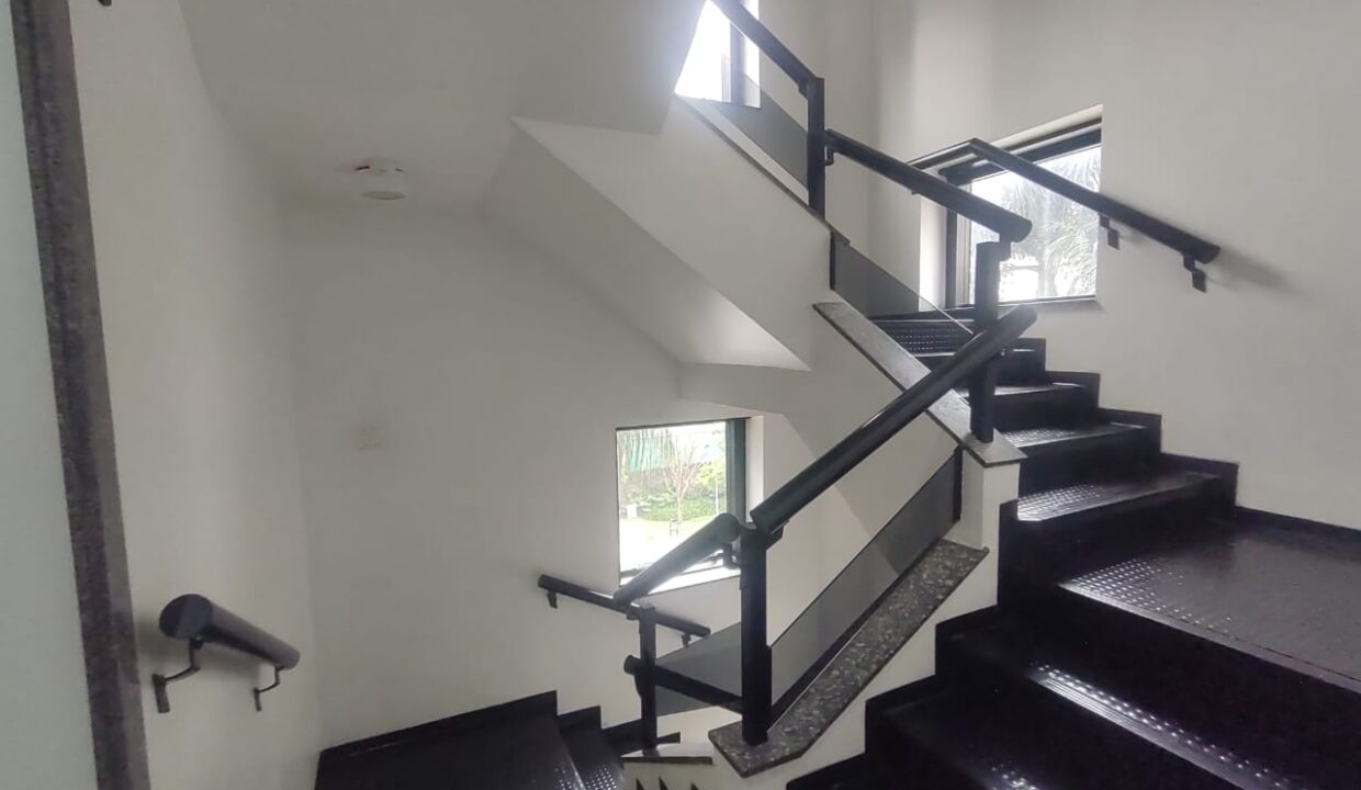 f69f91e0-8f75-463d-8079-4eed41f2c845