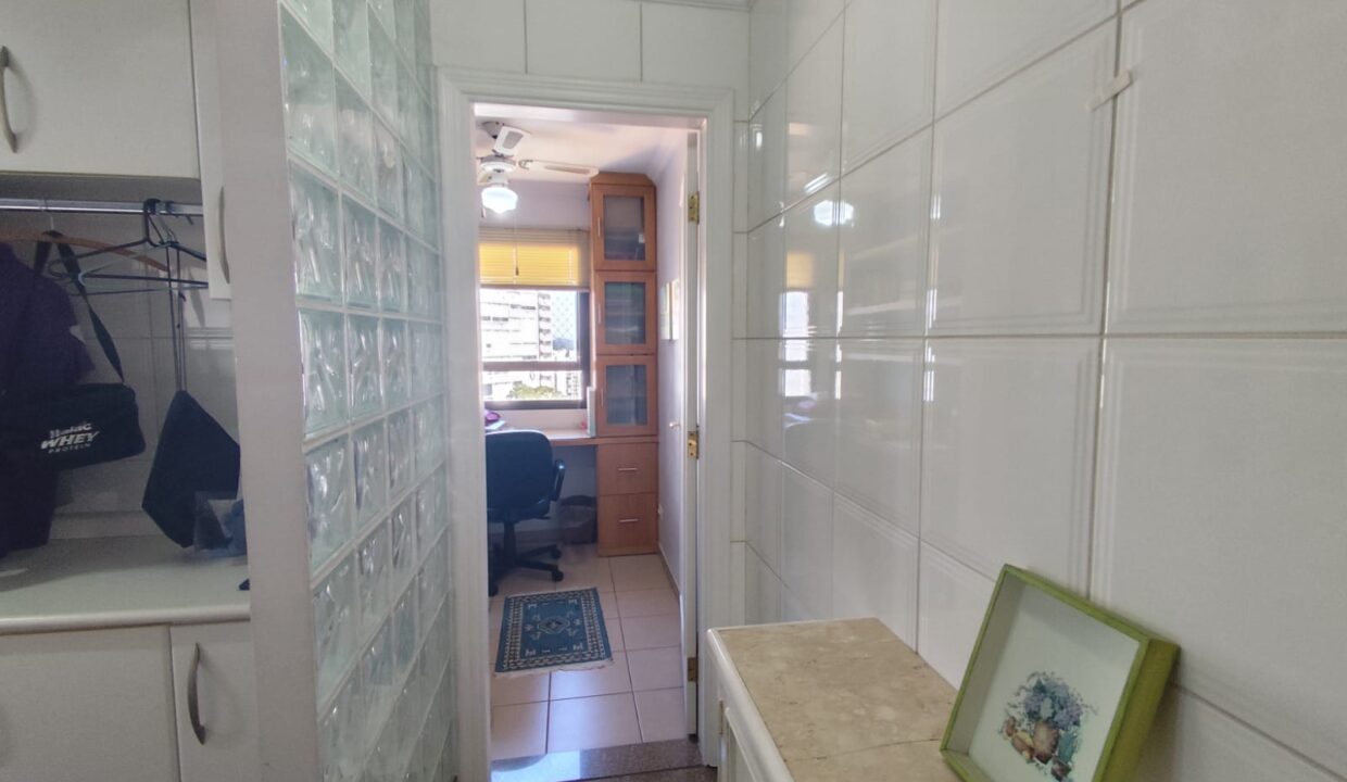 09df3c7b-7c1a-43f1-8293-fc331c21d16d