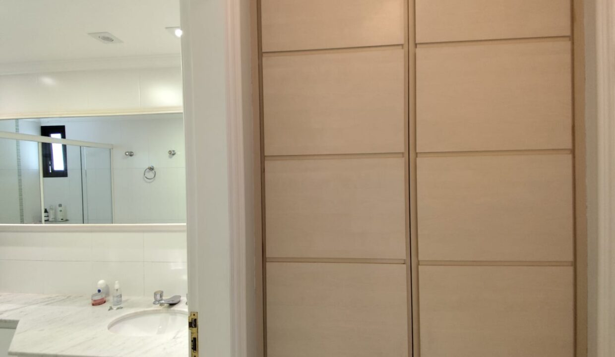 709c99a9-3288-4b3c-a366-c0a908d15c76