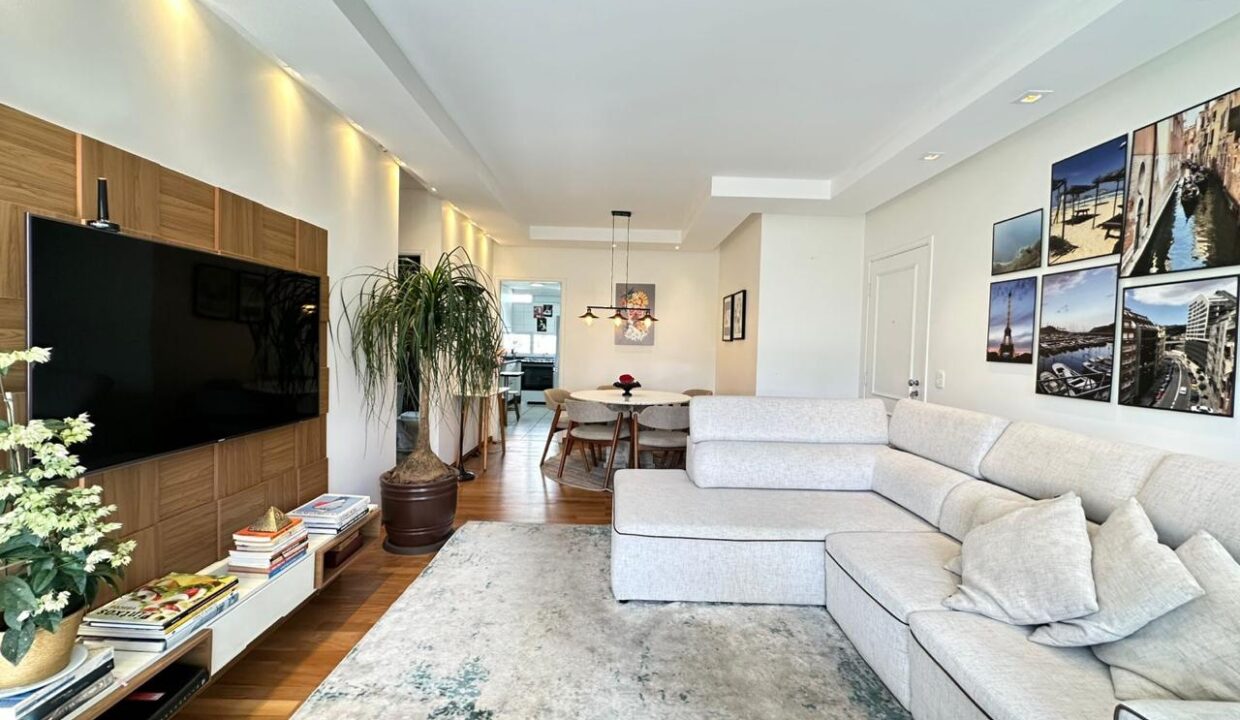 WhatsApp Image 2025-12-17 at 15.25.00 (1)